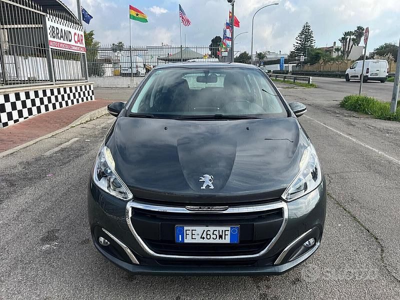 Usata Peugeot 208 Allure 74 CV (54 kW) 2016 Grigio Utilitaria