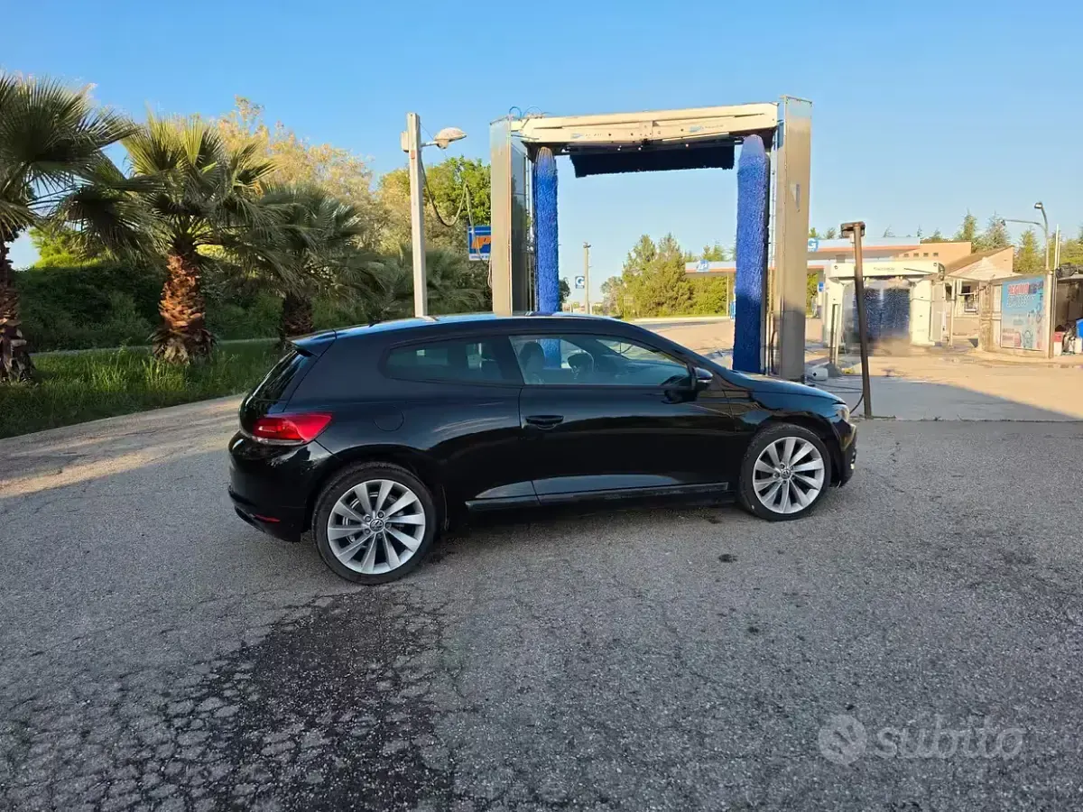 Begagnad VW Scirocco 140 HK (102 kW) 2011 Svart Sportkupé