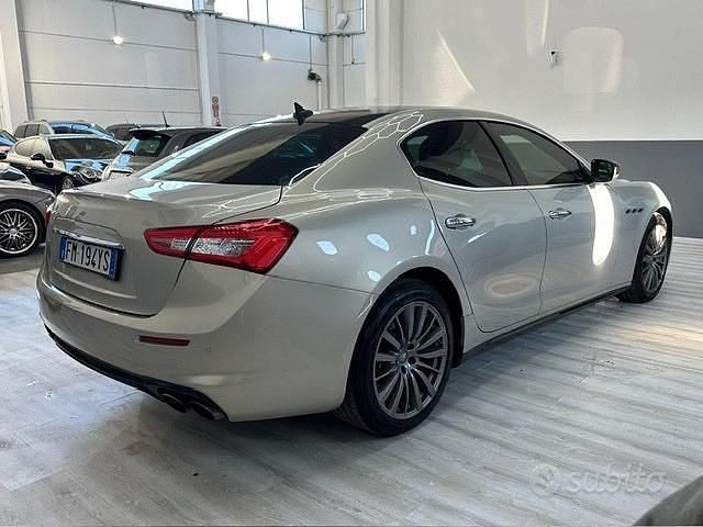 Usata Maserati Ghibli GranLusso 430 CV (316 kW) 2018 Grigio Berlina