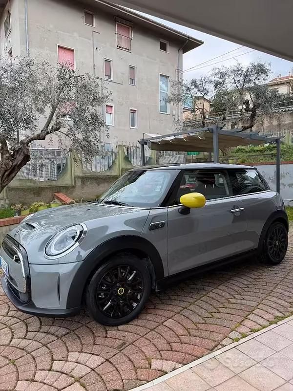 Usata Mini Cooper SE 2022 Utilitaria