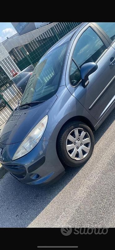 Usata Peugeot 207 88 CV (64 kW) 2007 Blu Berlina