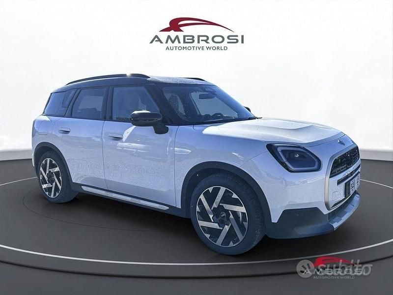 Usata Mini Cooper Countryman Favoured 150 kW (204 CV) 2025 Bianco SUV