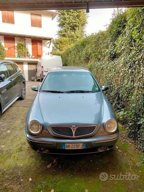 Grigio Usata 2001 Lancia Lybra Tre volumi | 600 € (Ottimo prezzo) - Immagine 1/3
