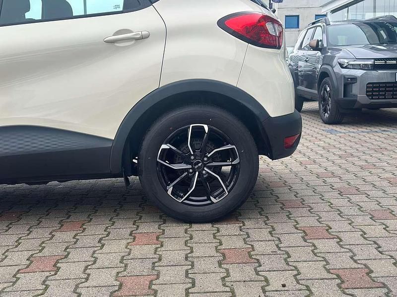 Usata Renault Captur 90 CV (66 kW) 2014 Beige+tetto nero SUV