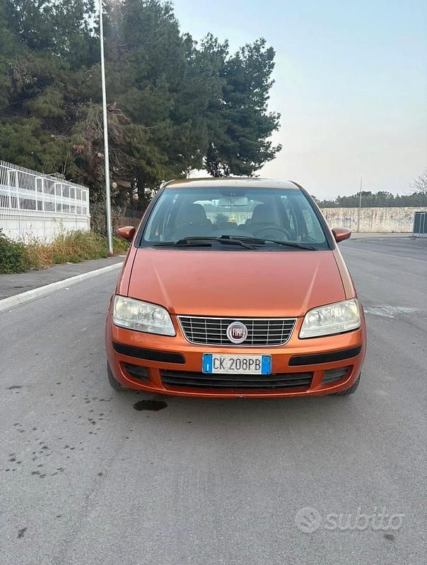 Usata Fiat Idea 70 CV (51 kW) 2003 Monovolume