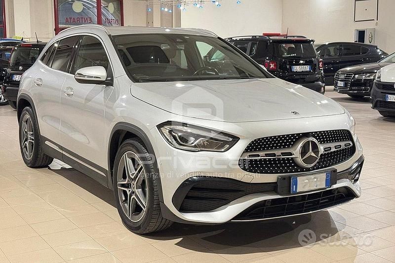 Usata Mercedes GLA200 Premium 150 CV (110 kW) 2021 Grigio SUV