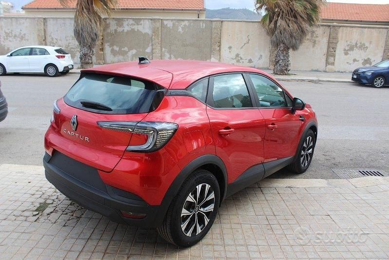 Nuova Renault Captur Evolution 91 CV (66 kW) 2025 Rosso SUV