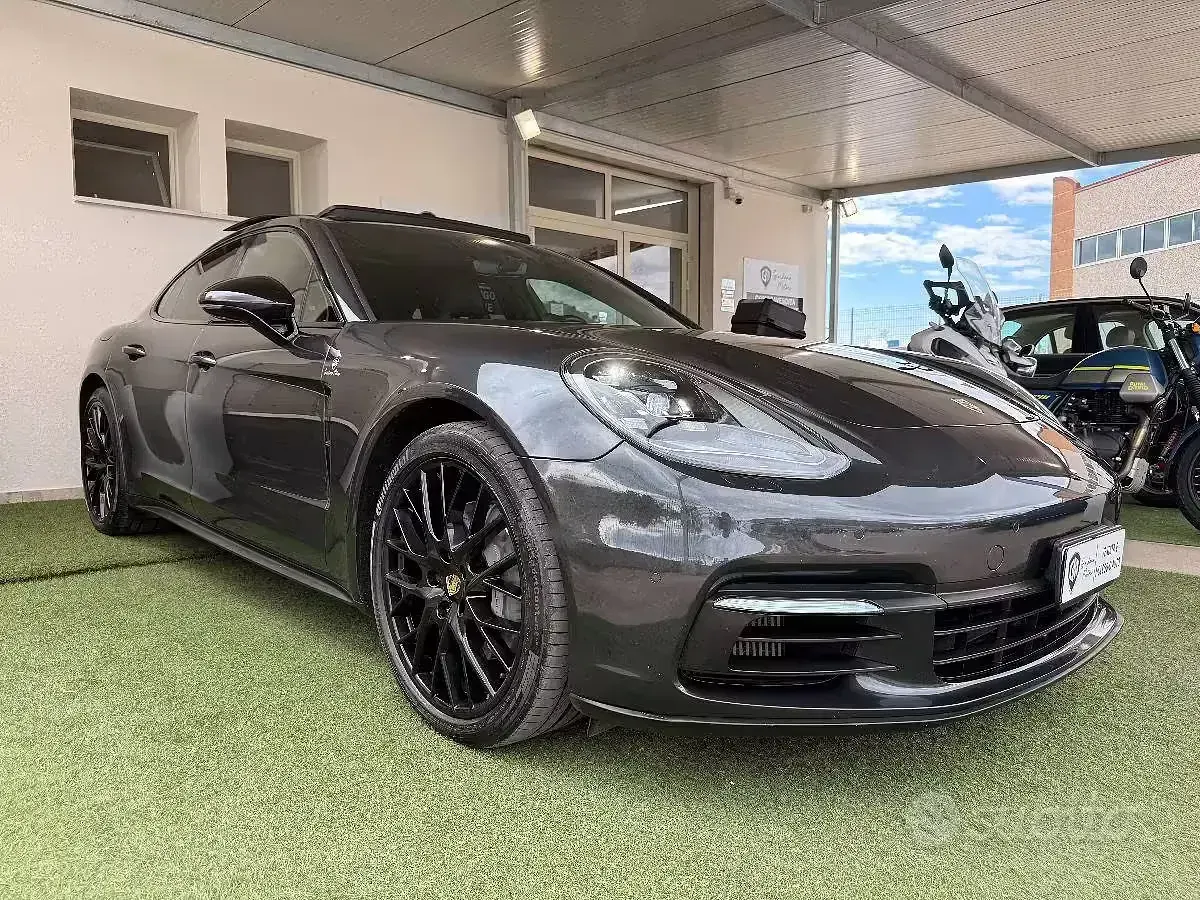 Usata Porsche Panamera 421 CV (309 kW) 2017 Nero Berlina