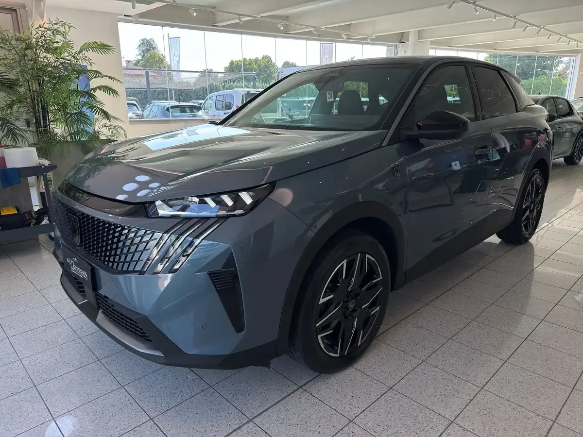 Usata Peugeot 3008 GTi 136 CV (100 kW) 2025 SUV
