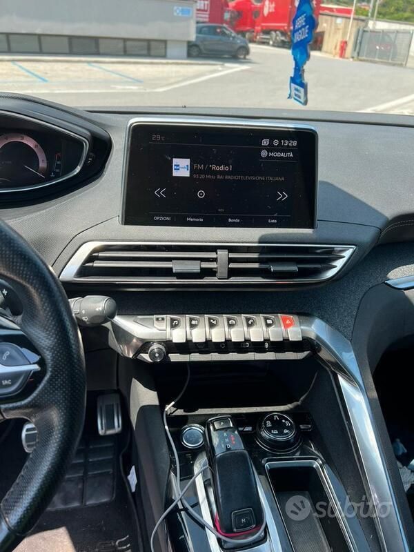 Usata Peugeot 5008 Allure 120 CV (88 kW) 2017 Bianco Monovolume