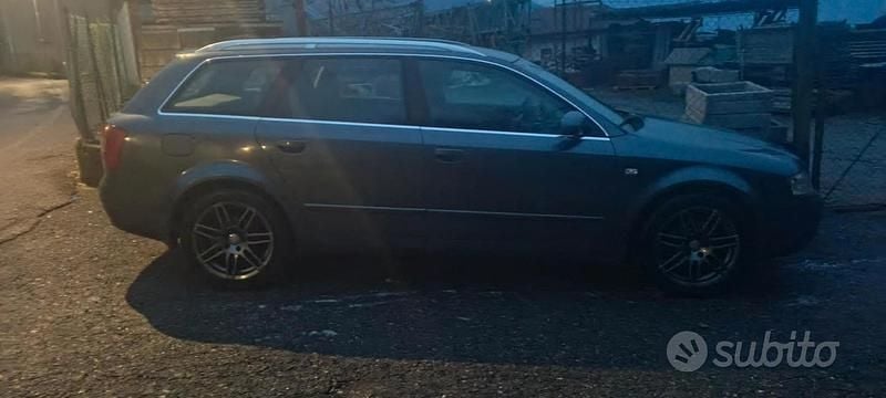 Usata Audi A4 90 CV (66 kW) 2002 Grigio Station wagon