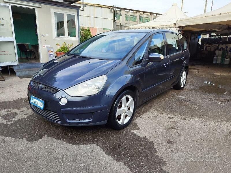 Usata Ford S-MAX Titanium 140 CV (102 kW) 2009 Grigio Monovolume