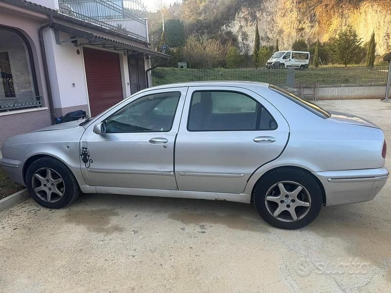 Usata Lancia Lybra 2000 Grigio Berlina