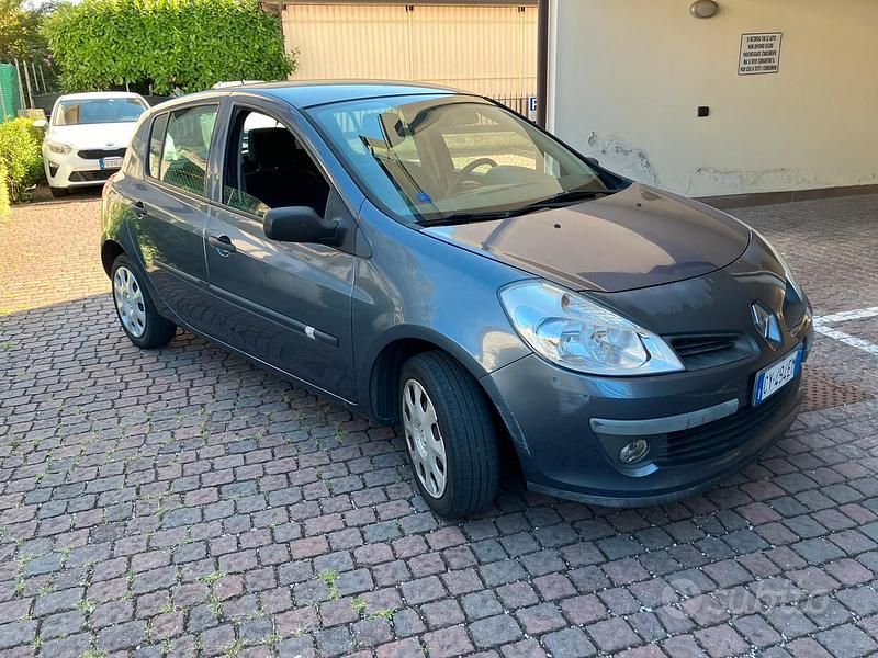 Usata Renault Clio II 2005 Berlina