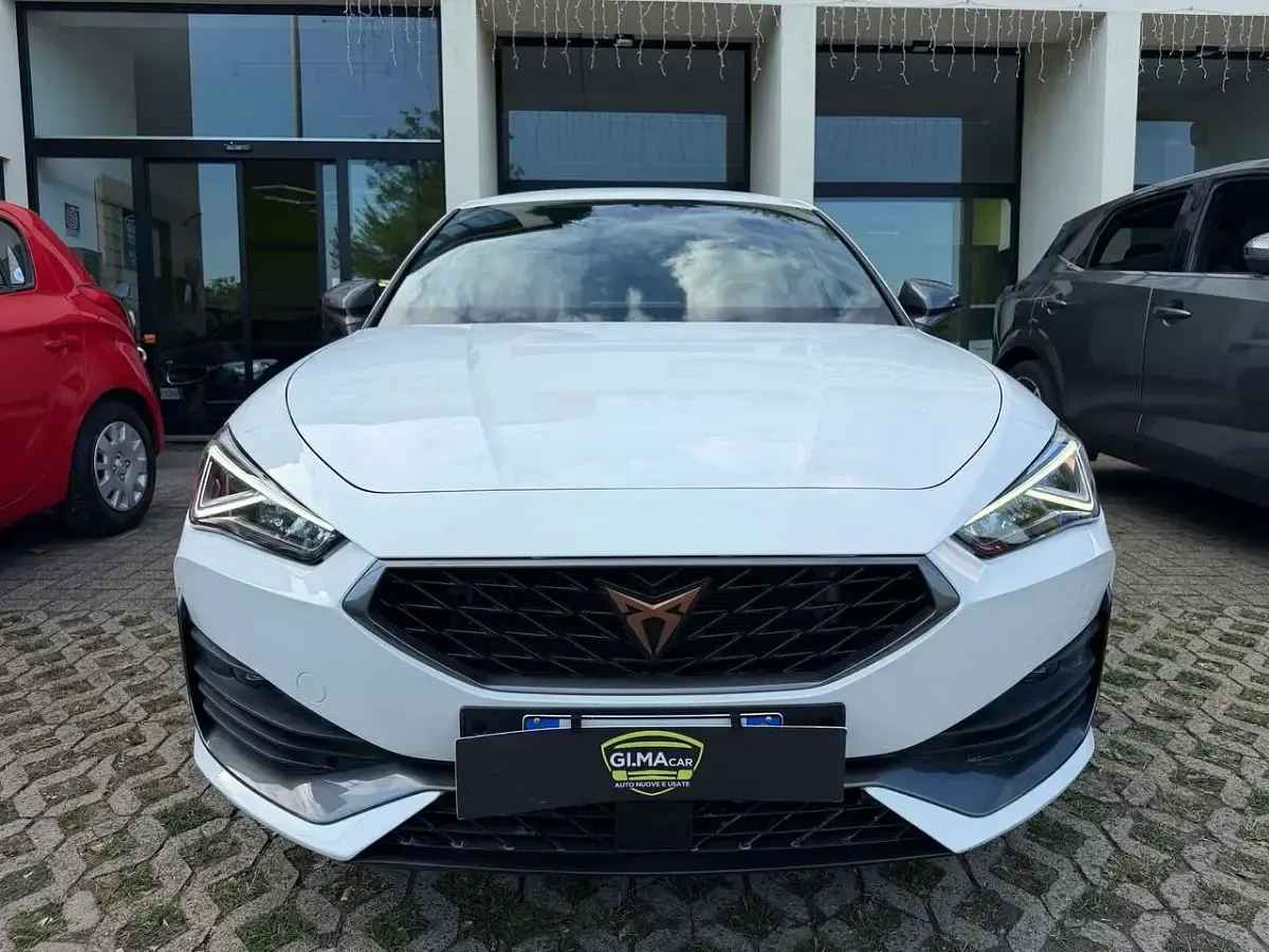 Usata Cupra Leon 150 CV (110 kW) 2024 Bianco Berlina