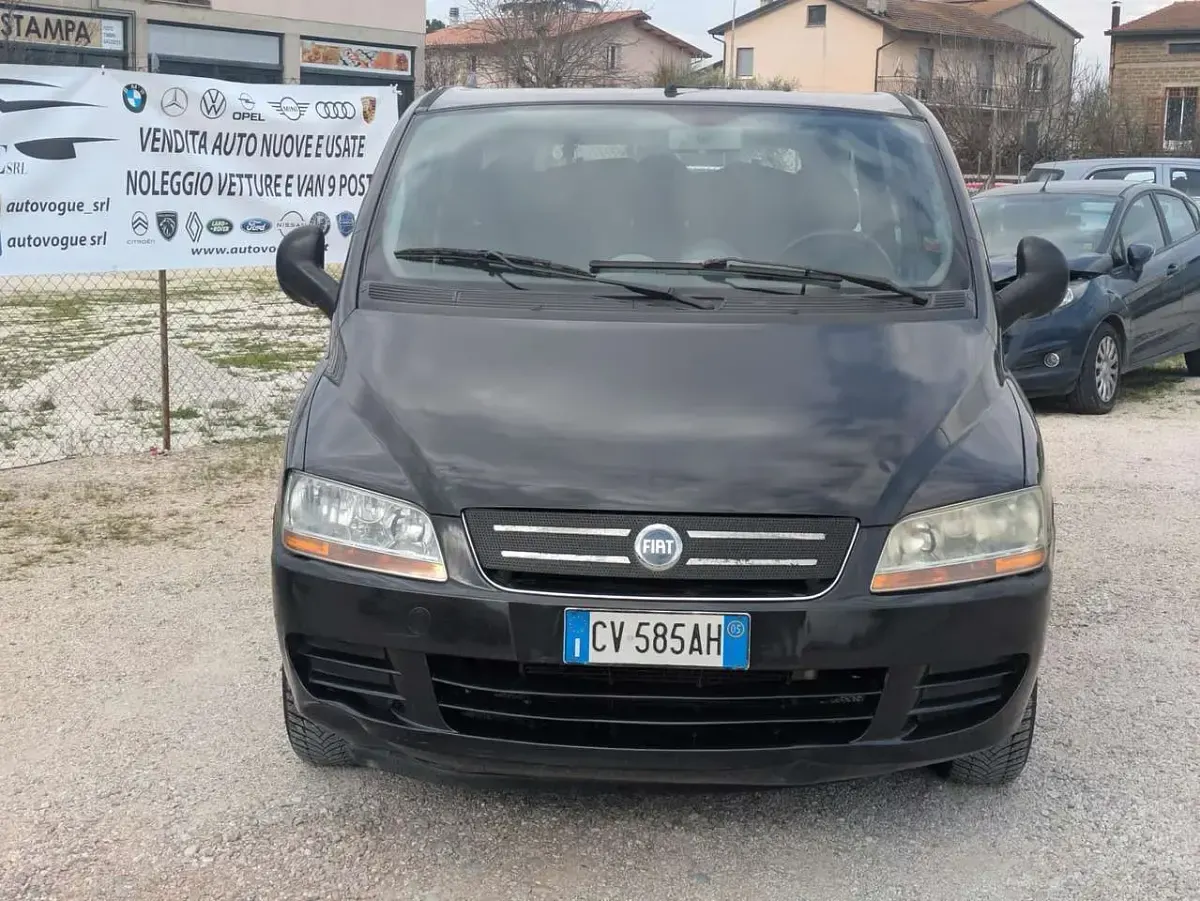 Usata Fiat Multipla Family 103 CV (75 kW) 2005 Nero Monovolume