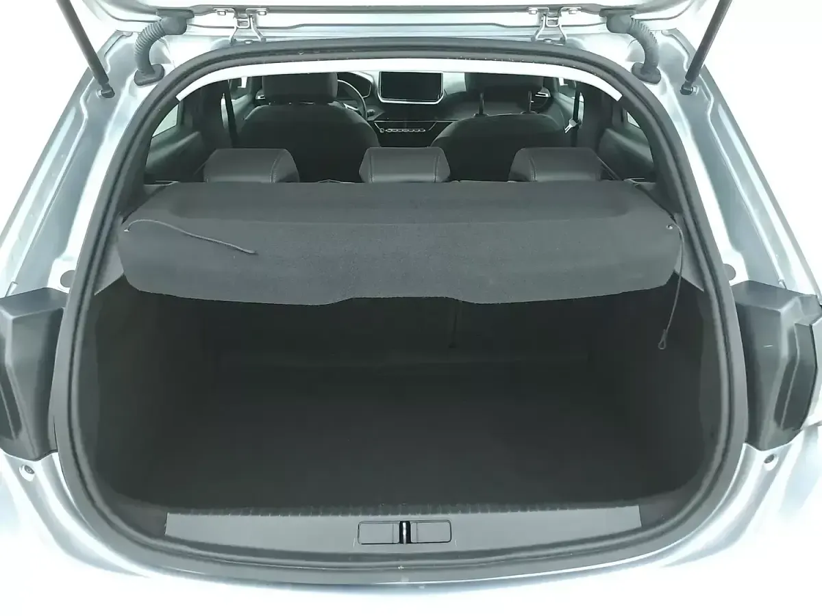 Usata Peugeot 208 Allure 101 CV (74 kW) 2025 Grigiogrigio Utilitaria