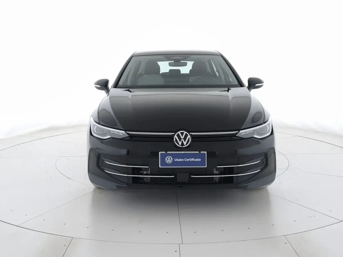 Nuova VW Golf VIII Style 115 CV (84 kW) 2026 Grenadill black metallizzato Berlina