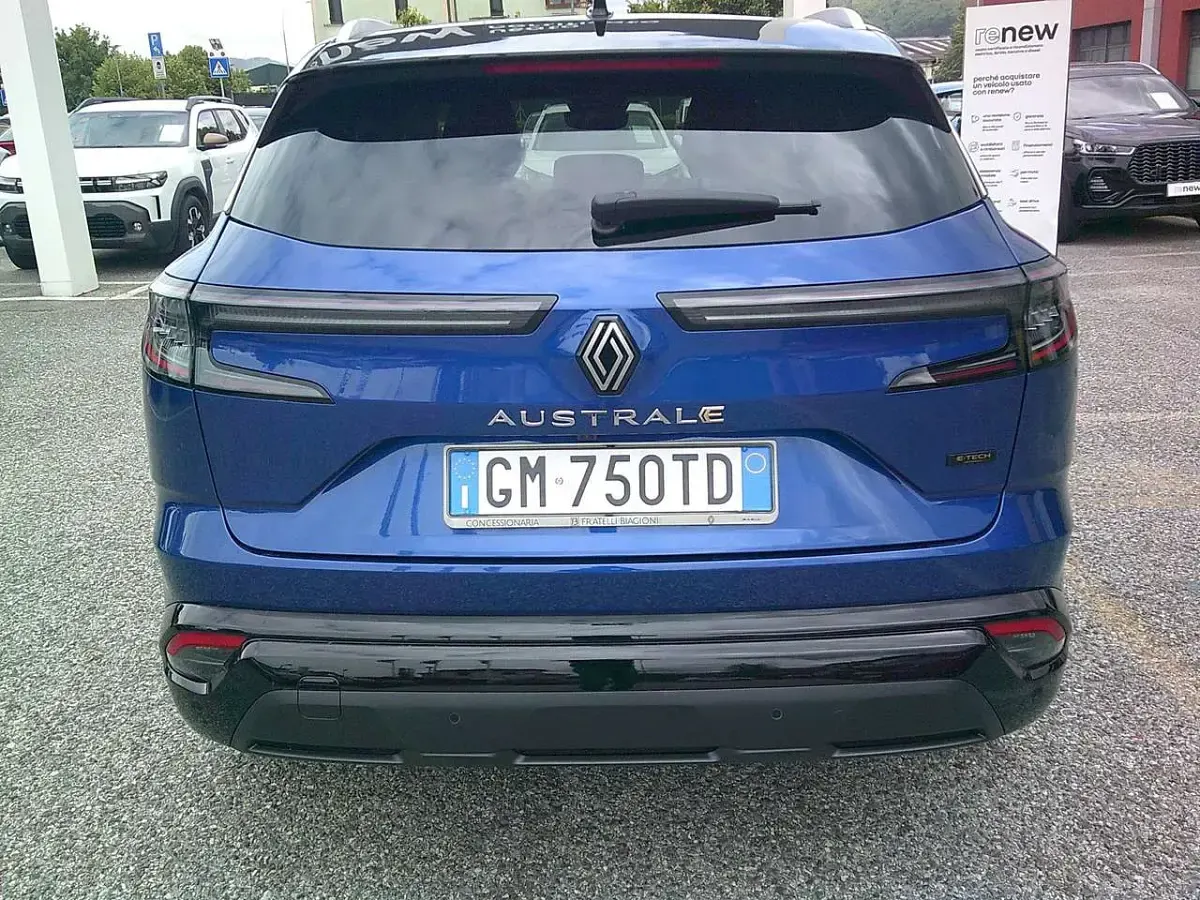 Usata Renault Austral Iconic 131 CV (96 kW) 2023 Blu/azzurro SUV