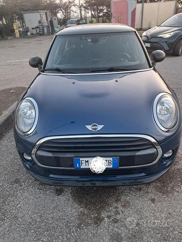 Usata Mini ONE 75 CV (55 kW) 2017 Blu Utilitaria
