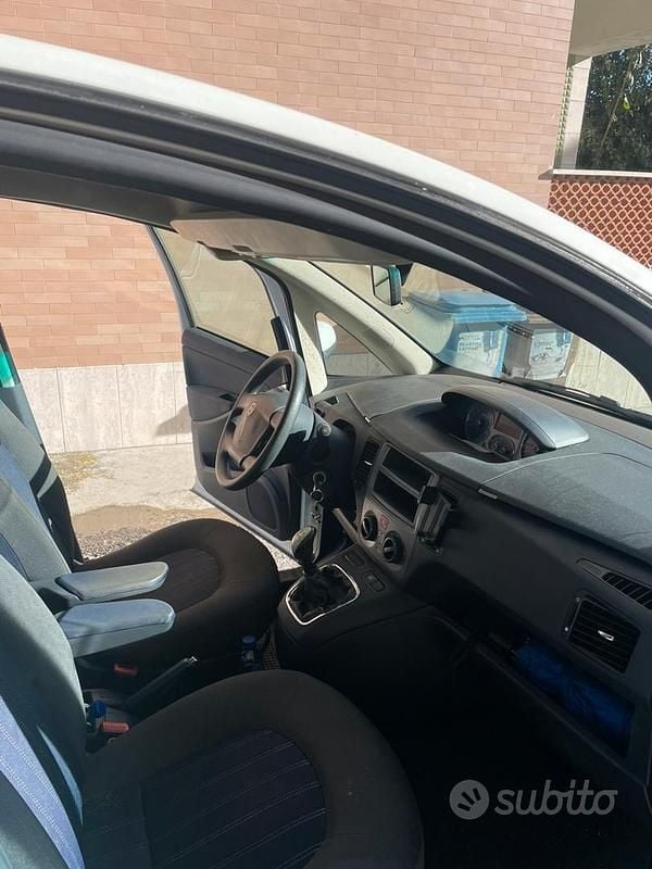 Usata Lancia Musa 95 CV (69 kW) 2010 Bianco Monovolume