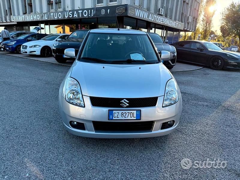 Usata Suzuki Swift 70 CV (51 kW) 2006 Grigio Utilitaria