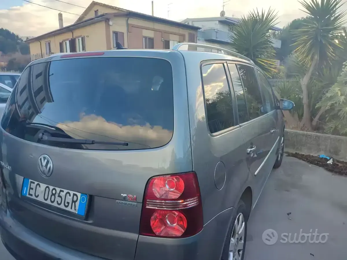 Usata VW Touran 150 CV (110 kW) 2010 Grigio Monovolume