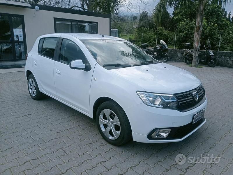 Usata Dacia Sandero Comfort 75 CV (55 kW) 2021 Bianco Utilitaria