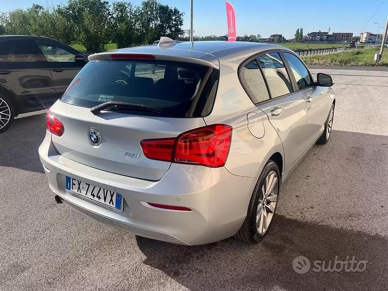 Usata BMW 118 136 CV (100 kW) 2018 Argento Utilitaria