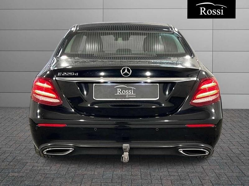 Usata Mercedes E200 Business 184 CV (135 kW) 2019 Nero Berlina