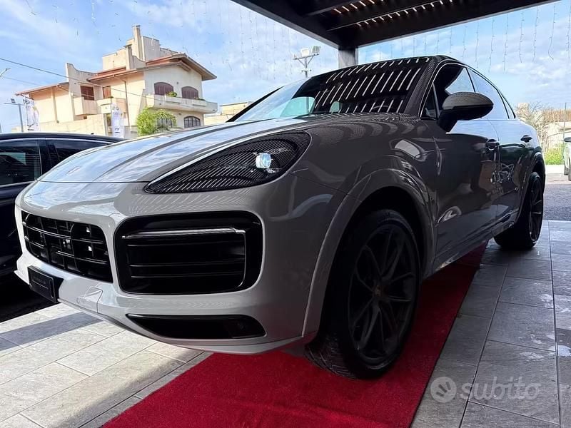Usata Porsche Cayenne 340 CV (250 kW) 2023 Grigio SUV