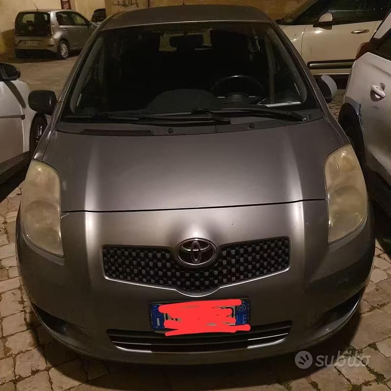 Usata Toyota Yaris 2008 Grigio Utilitaria