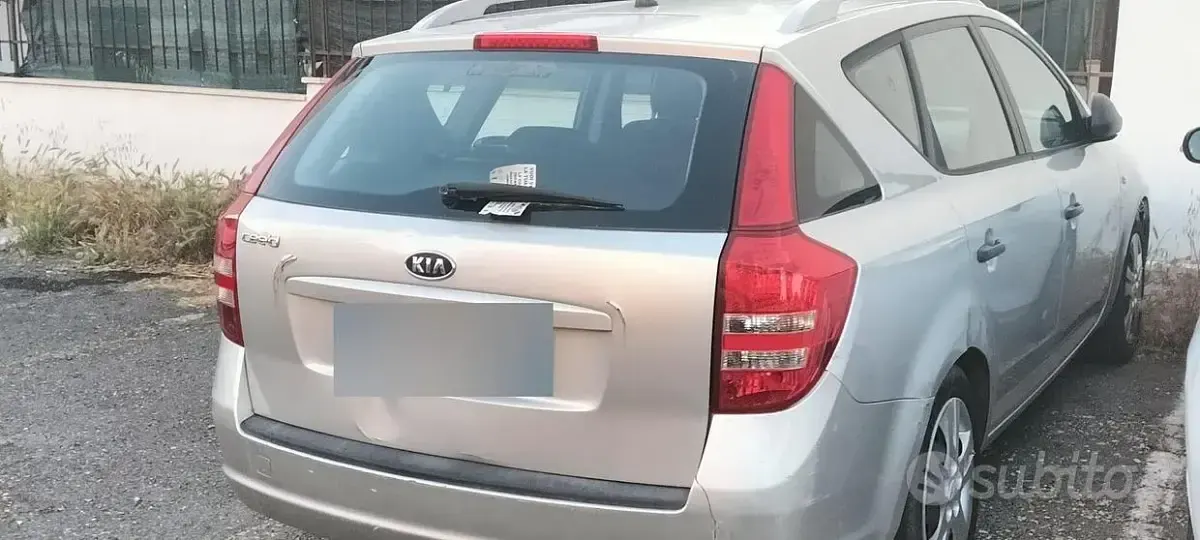 Usata Kia Ceed 109 CV (80 kW) 2008 Grigio Utilitaria
