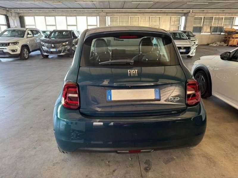 Usata Fiat 500e 50 kW (68 CV) 2023 Ocean green Berlina