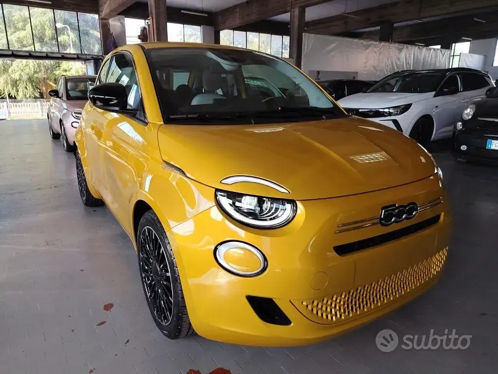 Nuova Fiat 500 Icon 65 CV (47 kW) 2026 Giallo Berlina