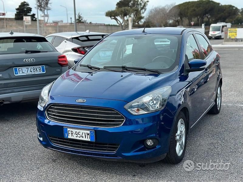Blu Usata 2018 Ford Ka Ultimate Tre volumi | 9900 € (Cara) - Immagine 1/4