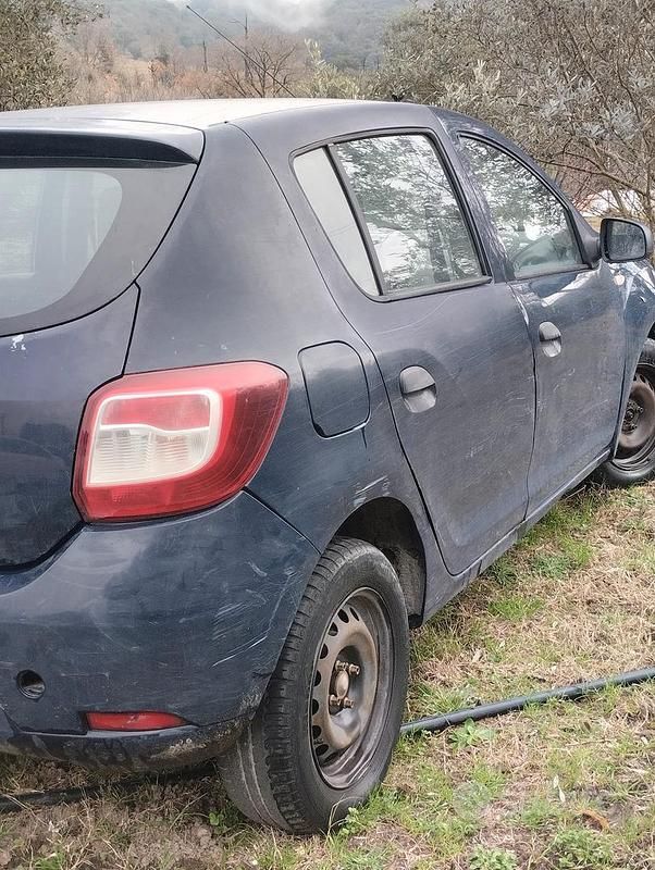 Usata Dacia Sandero 75 CV (55 kW) 2014 Blu Berlina