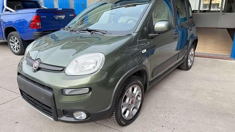 Usata Fiat Panda 4x4 S 75 CV (55 kW) 2015 Verde Utilitaria