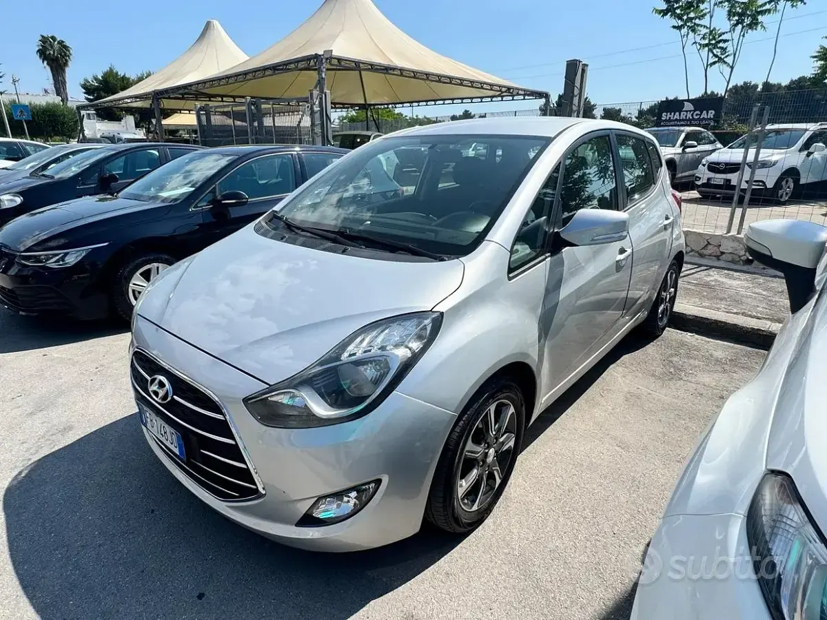 Usata Hyundai ix20 Xpossible 90 CV (66 kW) 2015 Grigio Utilitaria
