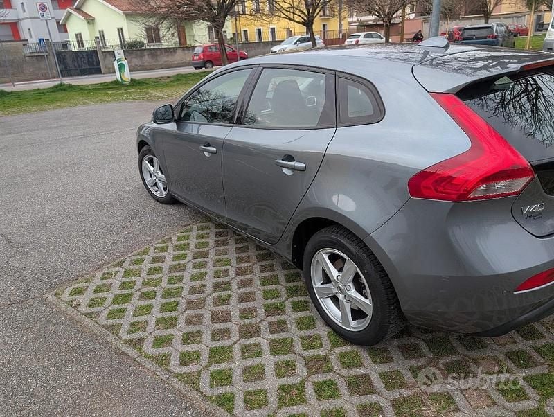 Usata Volvo V40 Kinetic 120 CV (88 kW) 2018 Berlina