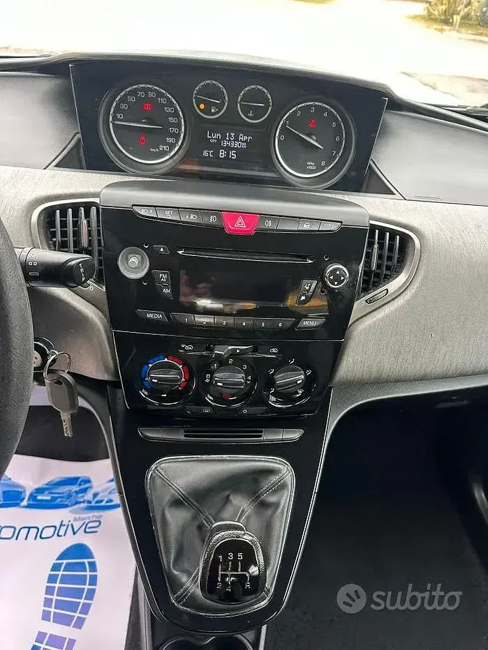 Usata Lancia Ypsilon Gold 69 CV (50 kW) 2013 Bianco Utilitaria