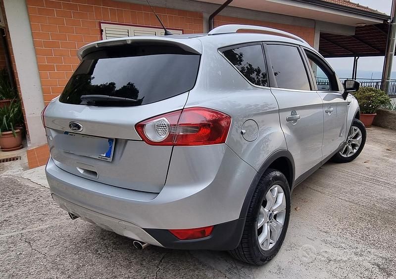 Usata Ford Kuga Titanium 140 CV (102 kW) 2012 Grigio SUV