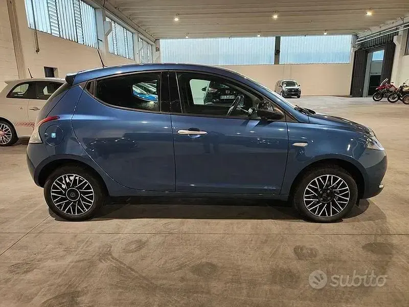 Usata Lancia Ypsilon S 69 CV (50 kW) 2024 Blu Utilitaria