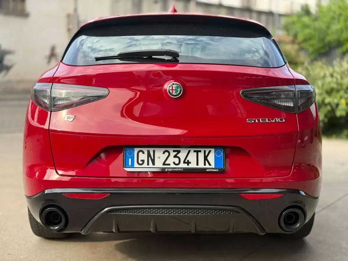Usata Alfa Romeo Stelvio Veloce 209 CV (153 kW) 2023 Rosso SUV
