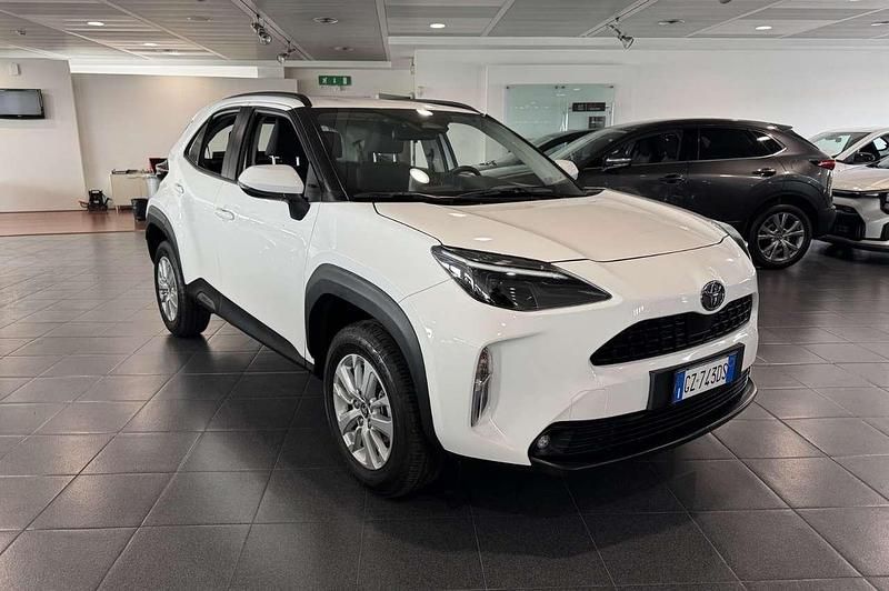 Usata Toyota Yaris Cross Active 116 CV (85 kW) 2025 Bianco SUV
