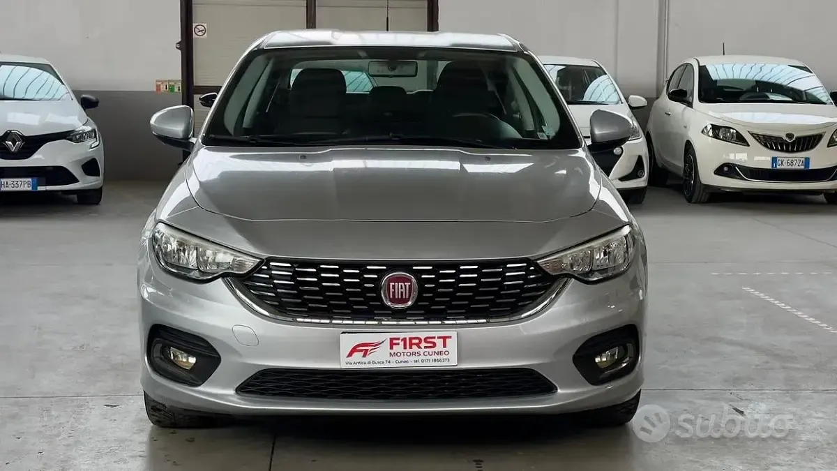 Usata Fiat Tipo Lounge 95 CV (69 kW) 2016 Grigio Berlina