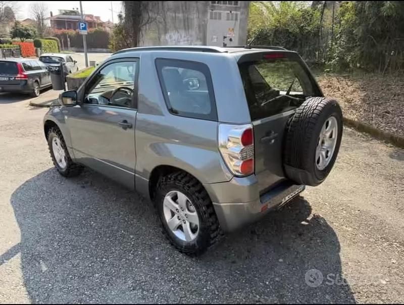 Usata Suzuki Vitara 2005 Grigio SUV