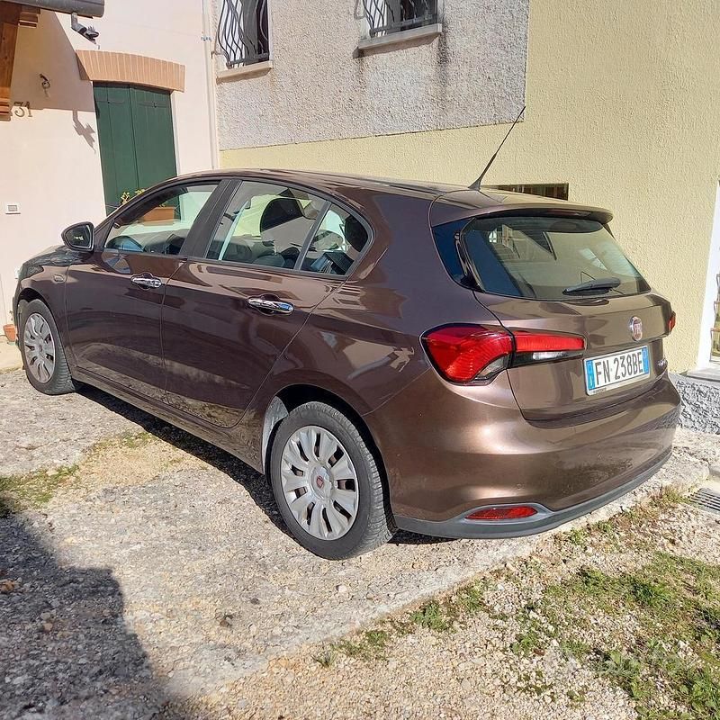 Usata Fiat Tipo 76 CV (55 kW) 2018 Marrone Berlina
