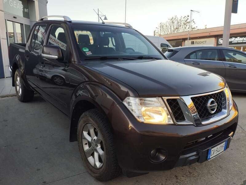 Usata Nissan Navara 190 CV (139 kW) 2011 Bronzo Pick-up