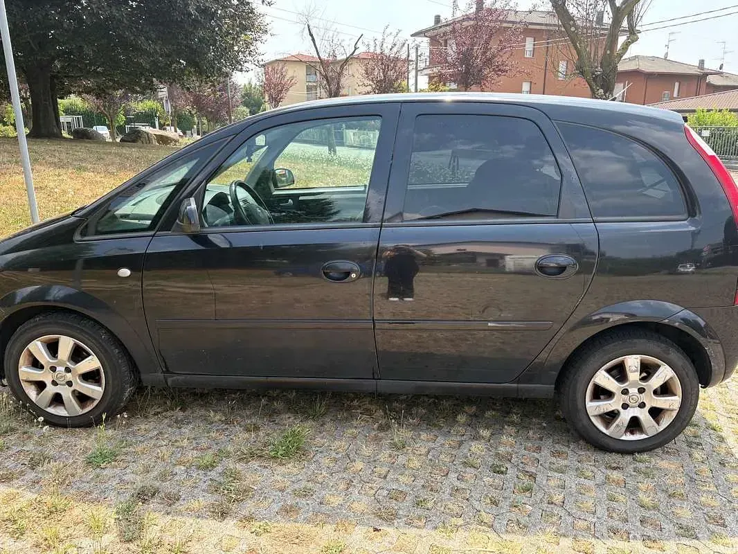 Usata Opel Meriva Club 90 CV (66 kW) 2005 Nero Monovolume